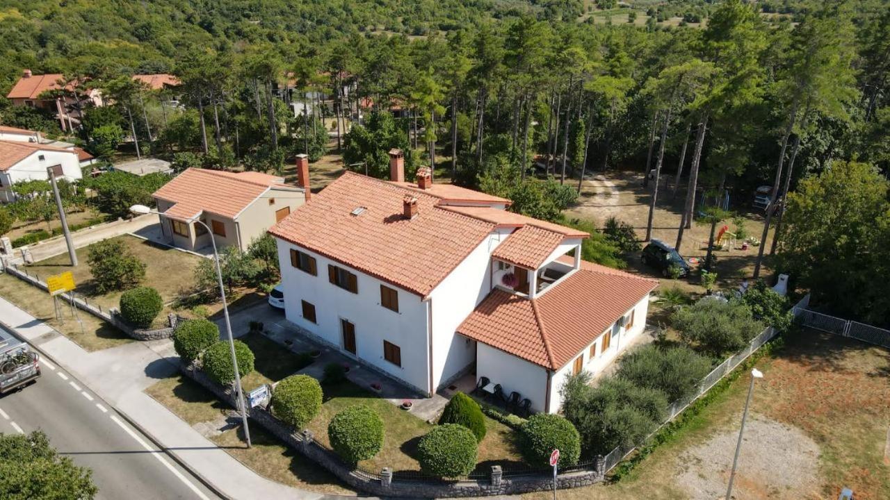 מלון פלומין House Kontus מראה חיצוני תמונה